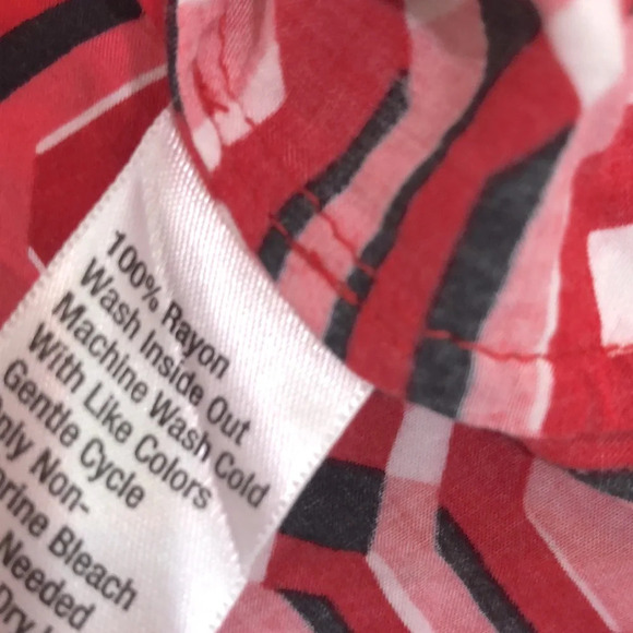 Cynthia Rowley size large red geometric print top - Picture 6 of 6